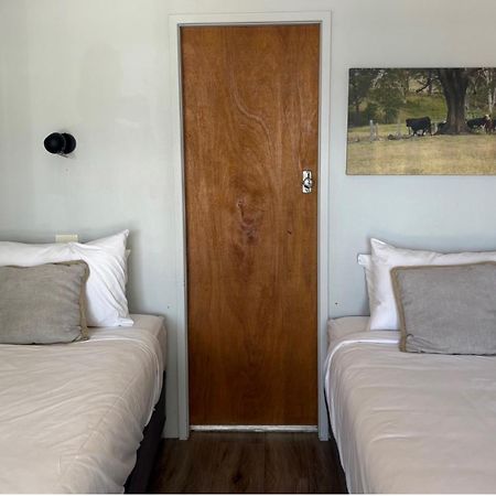 Tall Timbers Motel Dungog Экстерьер фото