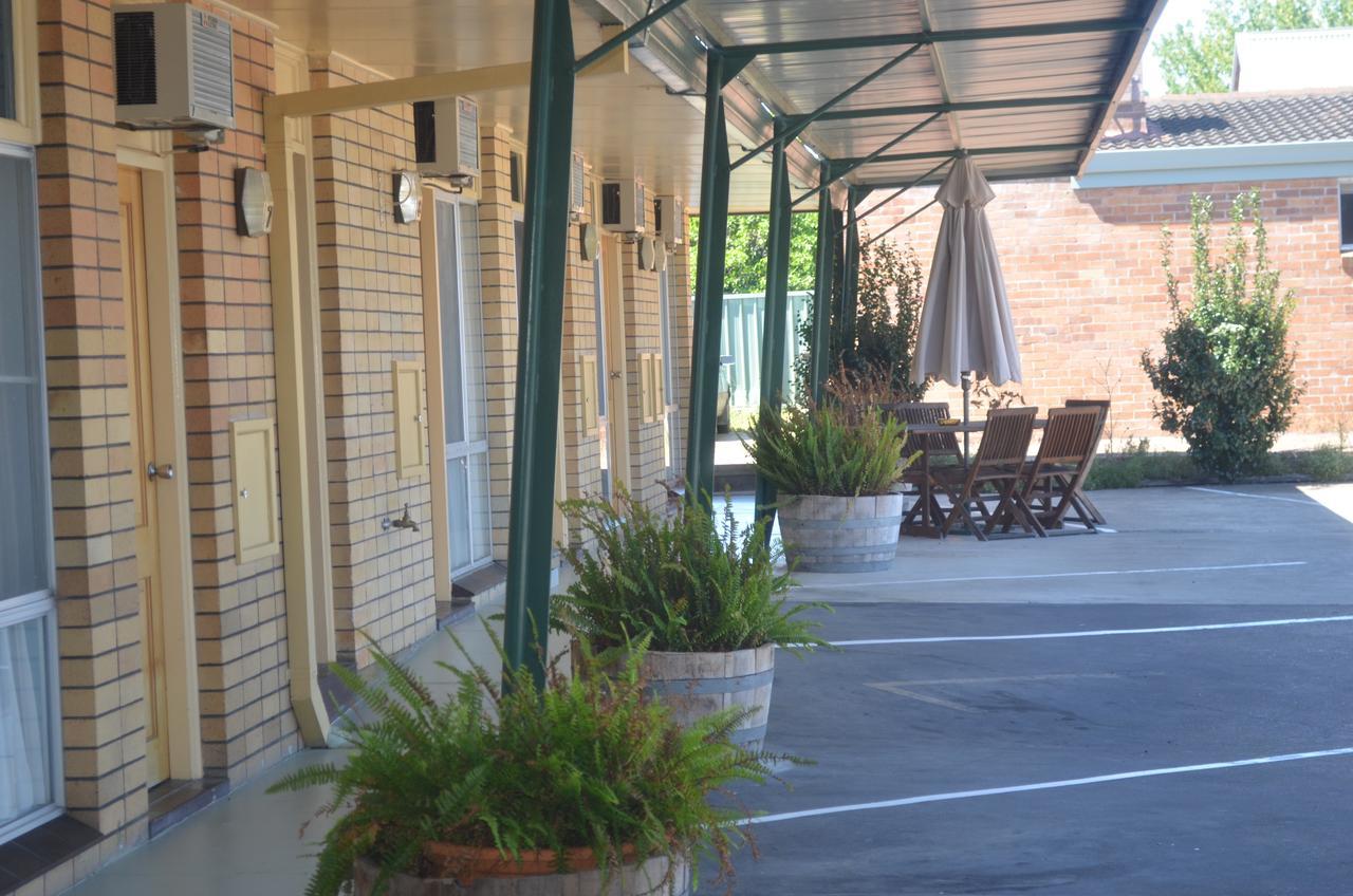 Tall Timbers Motel Dungog Экстерьер фото