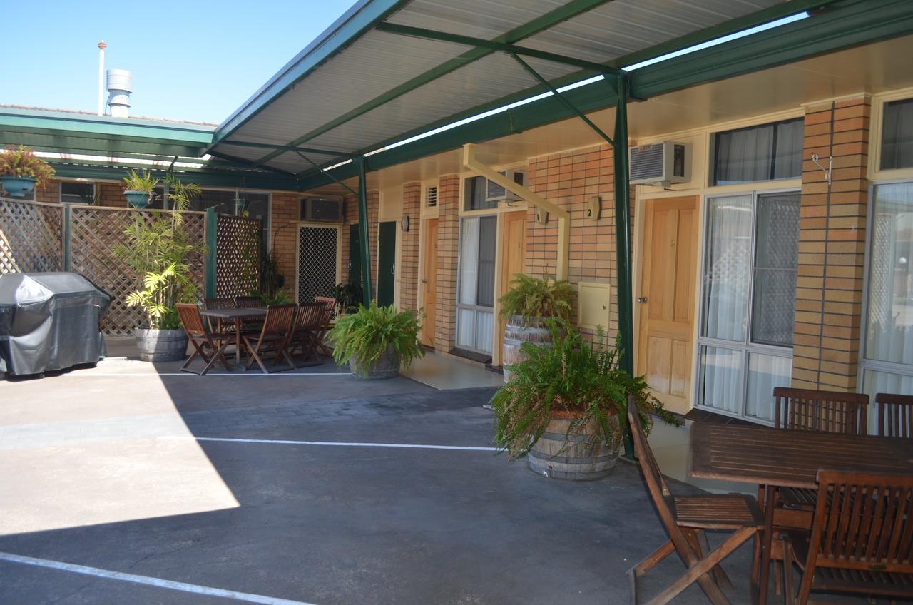 Tall Timbers Motel Dungog Экстерьер фото